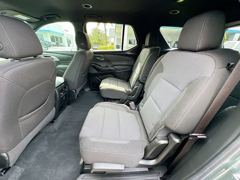 Used 2023 Chevrolet Traverse LT FWD image 23
