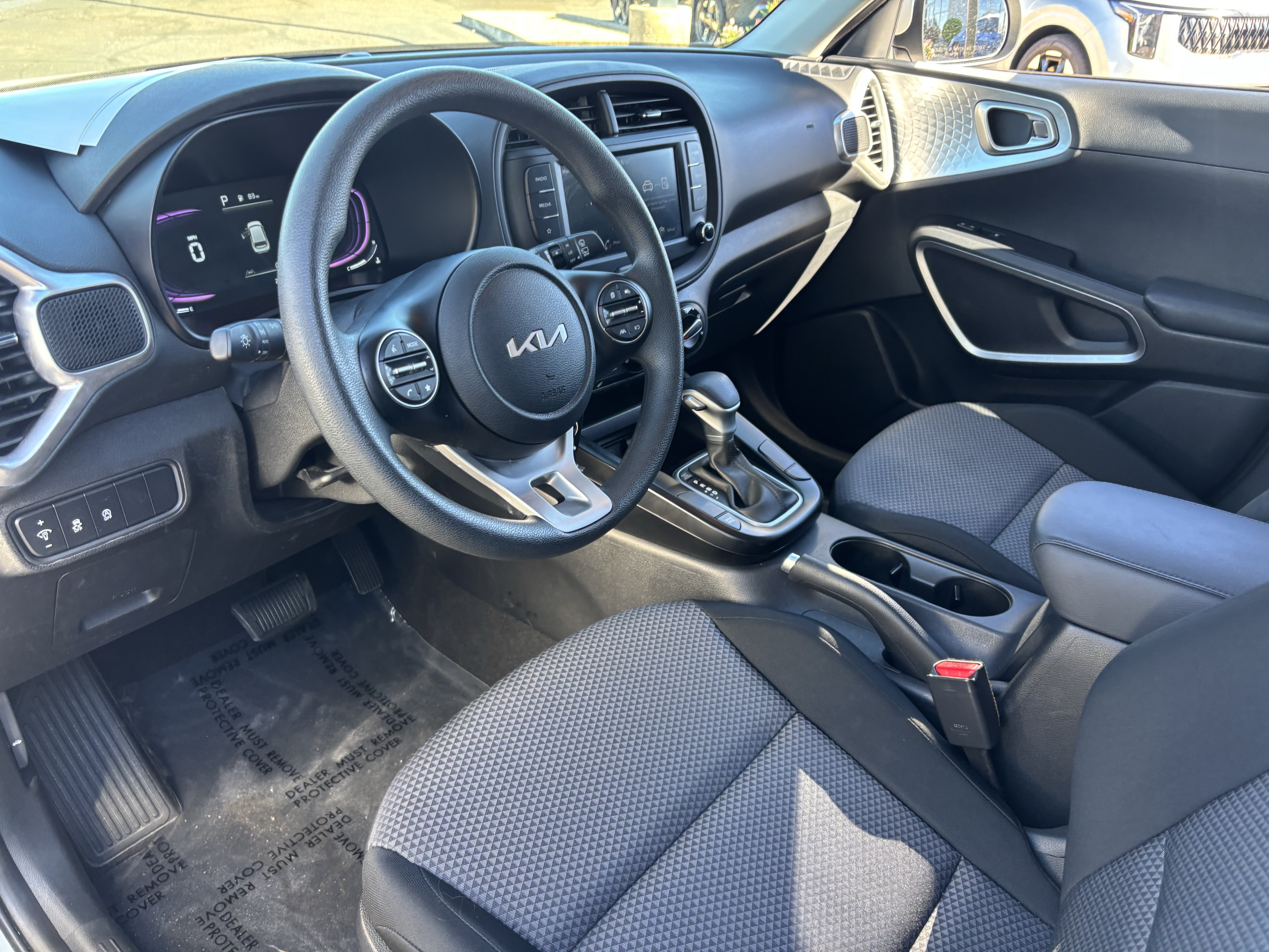 Certified 2025 Kia Soul LX w/ LX Technology Package FWD image 16