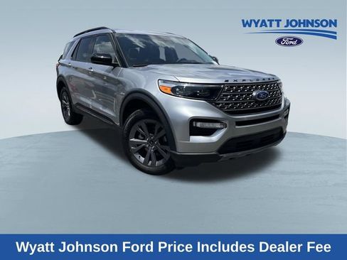 Certified 2024 Ford Explorer XLT w/ Equipment Group 202A AWD/4WD image 1