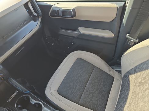 Used 2022 Ford Bronco Wildtrak image 17