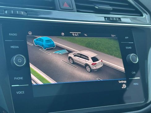 Used 2022 Volkswagen Tiguan SE image 15