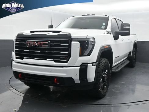 Used 2025 GMC Sierra 2500 AT4 AWD/4WD image 3