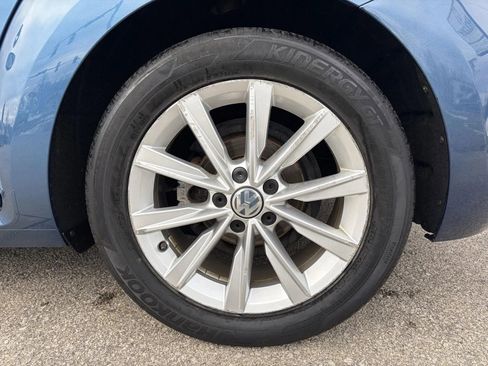 Used 2019 Volkswagen Beetle 2.0T SE image 16