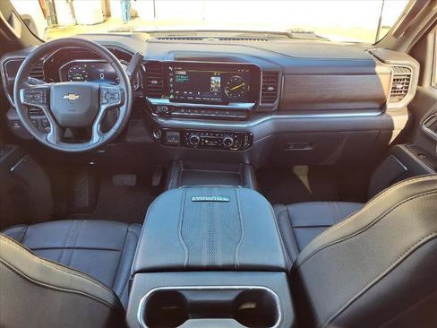 Certified 2024 Chevrolet Silverado 2500 High Country w/ High Country Premium Package image 4