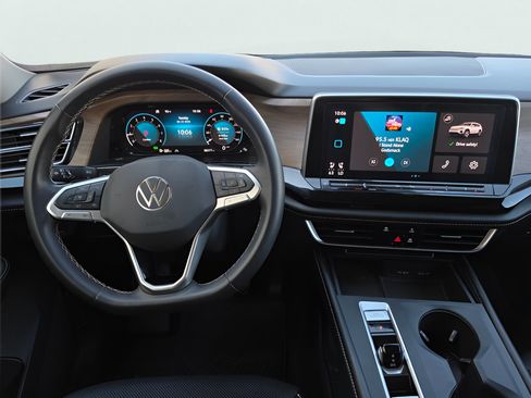 Used 2024 Volkswagen Atlas SE FWD image 25