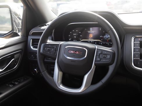 Used 2024 GMC Yukon SLE w/ Max Trailering Package AWD/4WD image 17