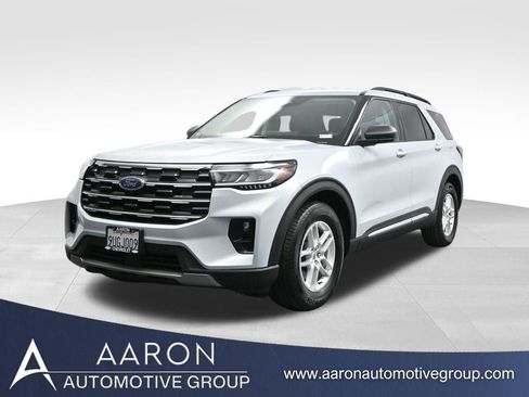 Used 2025 Ford Explorer Active w/ Active Comfort Package RWD image 1