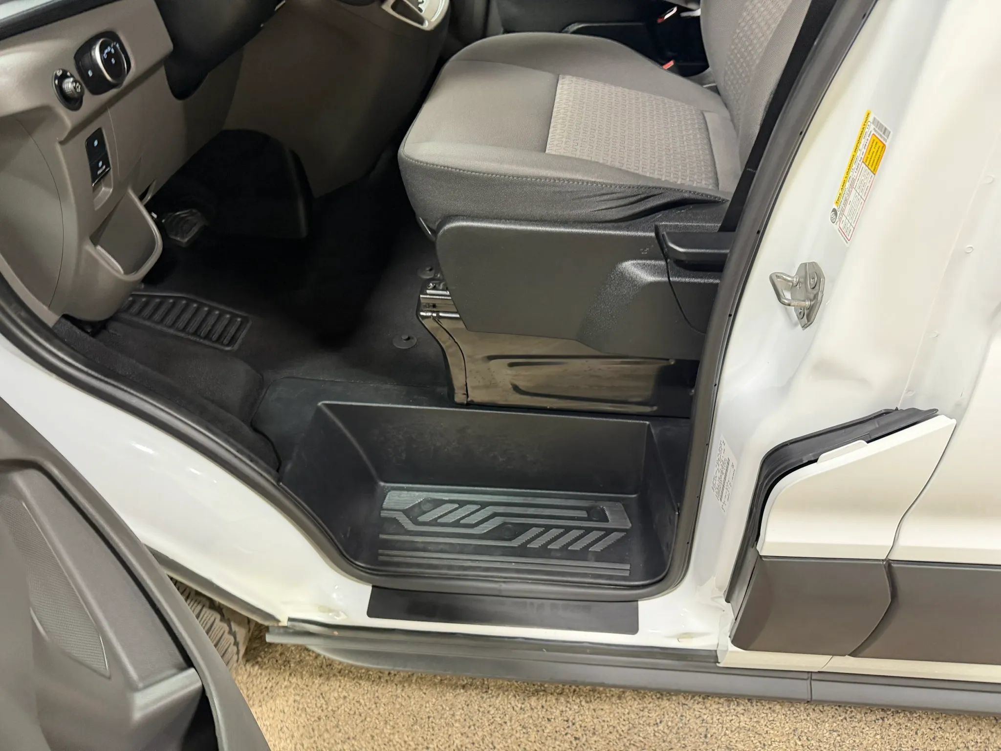 Used 2024 Ford Transit 350 XLT RWD image 19