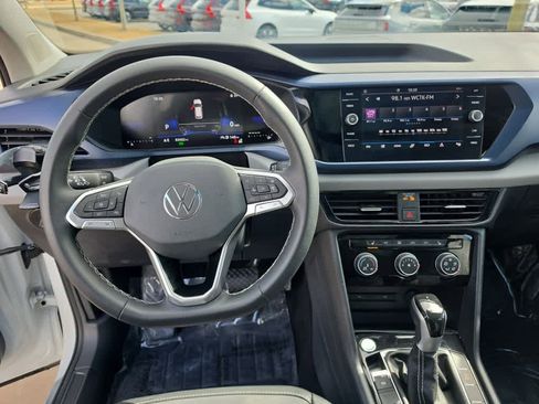 Used 2023 Volkswagen Taos SE image 10