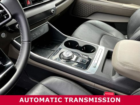 Used 2025 Kia Carnival EX FWD image 15