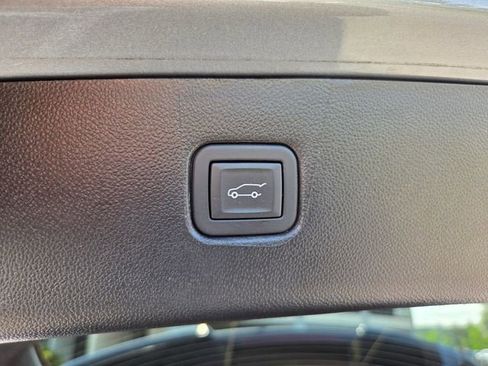 Used 2023 Chevrolet Blazer LT w/ Convenience Package FWD image 17