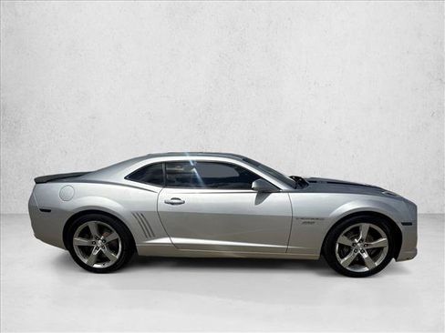 Used 2010 Chevrolet Camaro SS w/ RS Package RWD image 3
