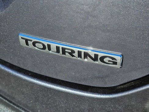 Used 2025 Honda Pilot Touring image 14