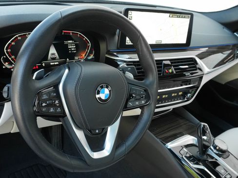 Used 2023 BMW 530i xDrive w/ Executive Package AWD/4WD image 10