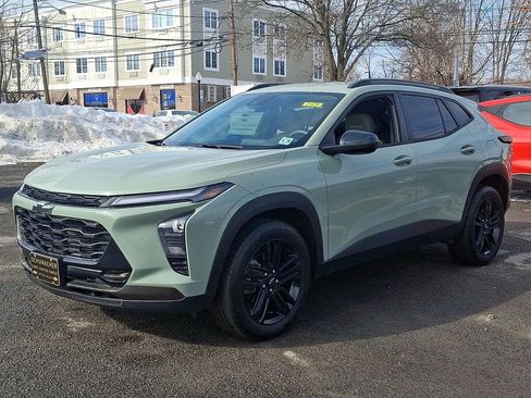 Used 2025 Chevrolet Trax ACTIV w/ Driver Confidence Package image 4