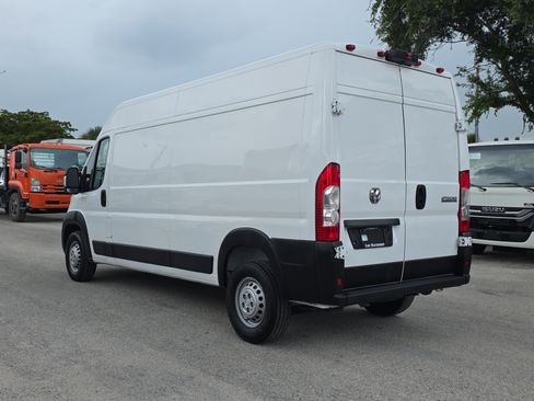Used 2024 RAM ProMaster 2500 w/ Convenience Group FWD image 5