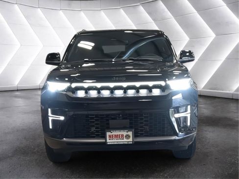 New 2026 Jeep Grand Wagoneer Limited AWD/4WD image 8