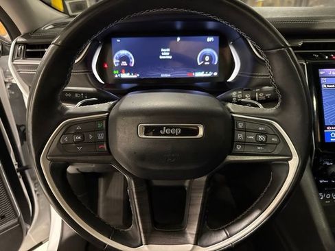 Certified 2022 Jeep Grand Cherokee Limited AWD/4WD image 13