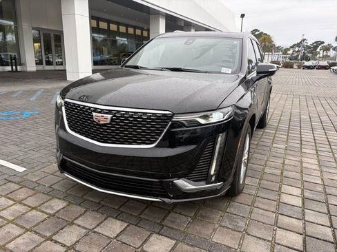 Certified 2024 Cadillac XT6 Luxury FWD image 2