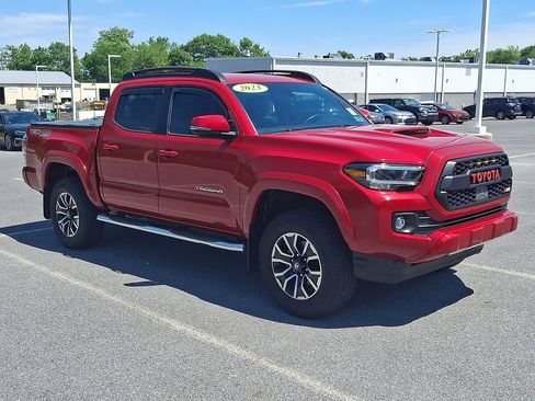 Certified 2023 Toyota Tacoma TRD Sport w/ Technology Package AWD/4WD image 3