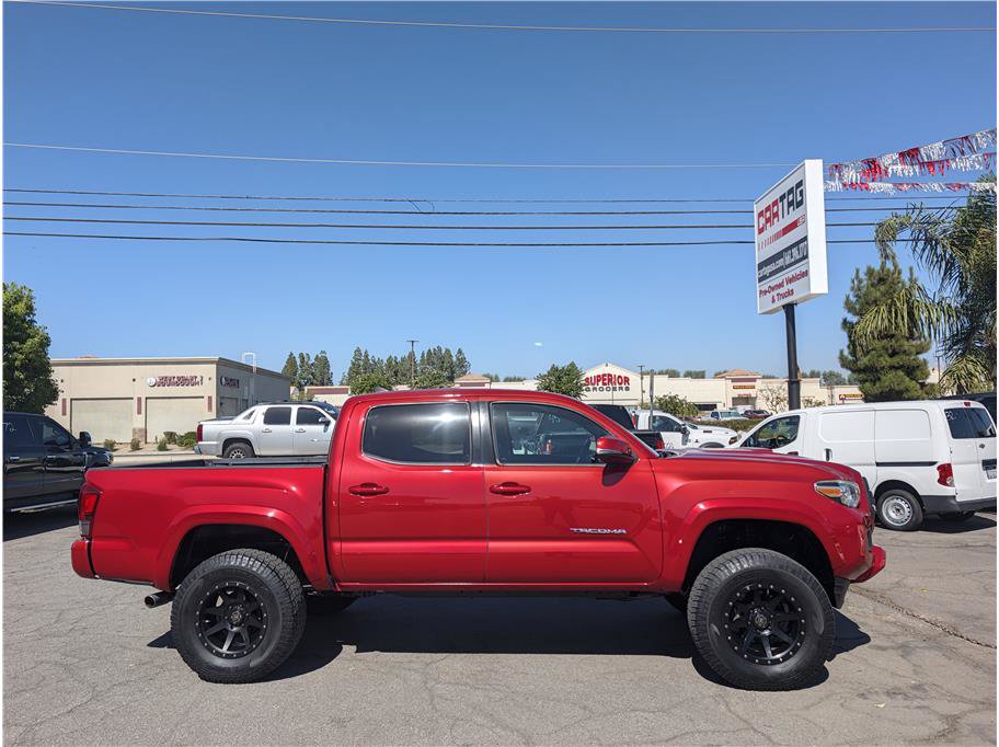 Used 2016 Toyota Tacoma TRD Sport w/ Towing Package RWD image 4