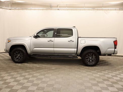 Used 2022 Toyota Tacoma SR5 image 2