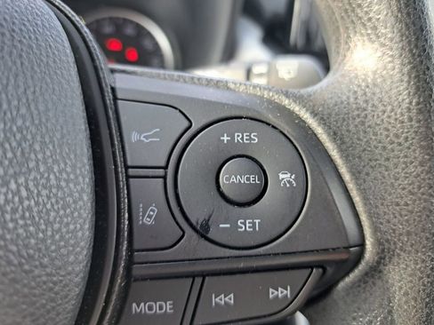 Used 2020 Toyota RAV4 XLE image 12