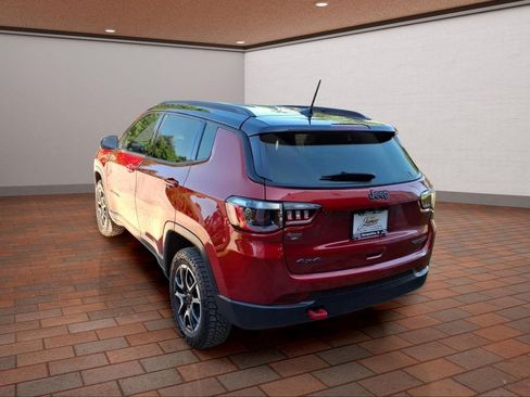 Used 2025 Jeep Compass Trailhawk AWD/4WD image 7