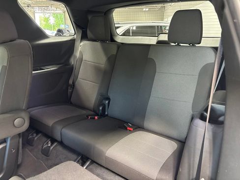 Used 2023 Chevrolet Traverse LT AWD/4WD image 40