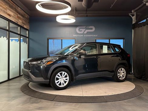 Used 2023 Toyota Corolla Cross L AWD/4WD image 7