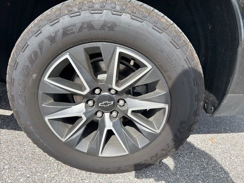 Used 2022 Chevrolet Tahoe Z71 w/ Luxury Package image 12