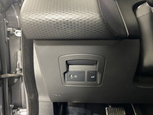 Used 2021 Land Rover Range Rover Velar R-Dynamic S image 13