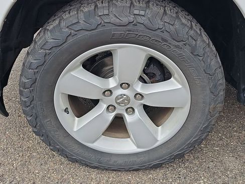 Used 2022 RAM 1500 Classic SLT image 29