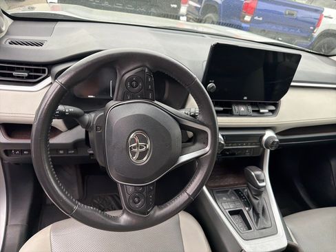Used 2023 Toyota RAV4 Limited image 10