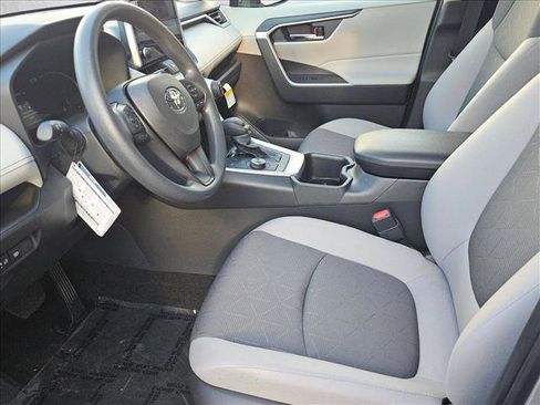 Used 2025 Toyota RAV4 XLE AWD/4WD image 15