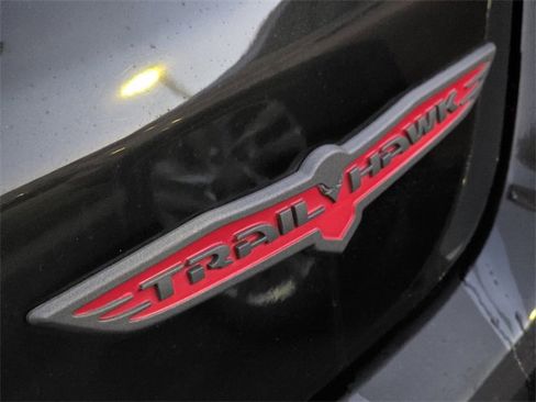 Used 2022 Jeep Compass Trailhawk image 7