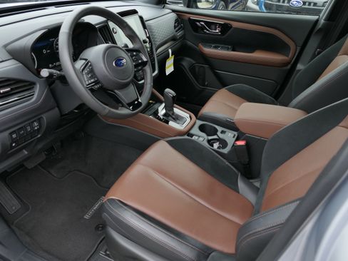 Certified 2025 Subaru Forester Touring AWD/4WD image 12