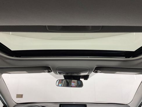 Used 2019 Toyota RAV4 XLE w/ Carpet Mat Package AWD/4WD image 15