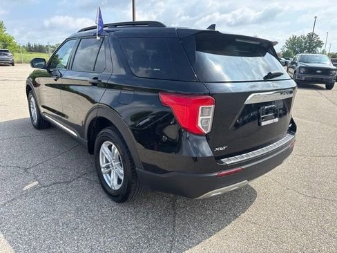 Certified 2024 Ford Explorer XLT w/ Equipment Group 202A AWD/4WD image 5