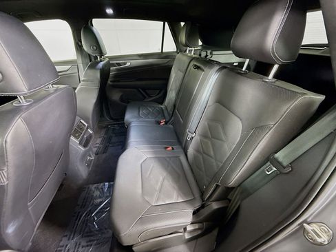 Used 2024 Volkswagen Atlas Cross Sport SE w/ Panoramic Sunroof Package image 20