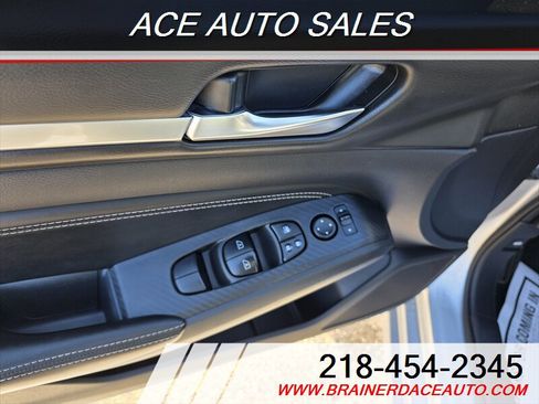Used 2019 Nissan Altima 2.5 SV image 13