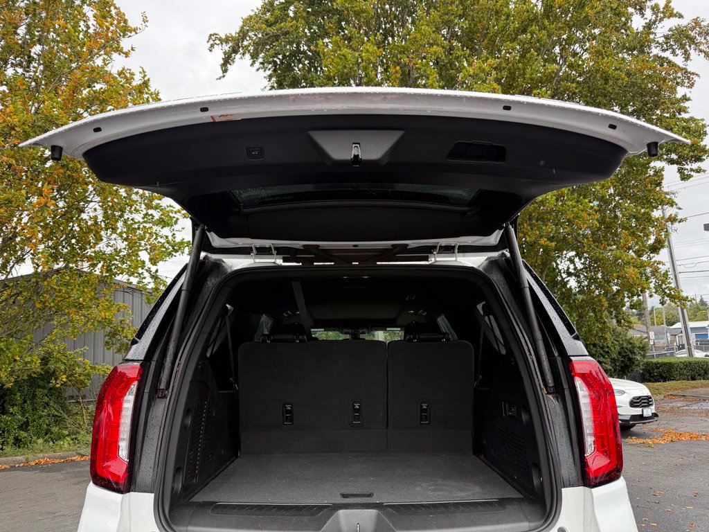Used 2022 GMC Yukon XL SLT w/ SLT Luxury Plus Package AWD/4WD image 13