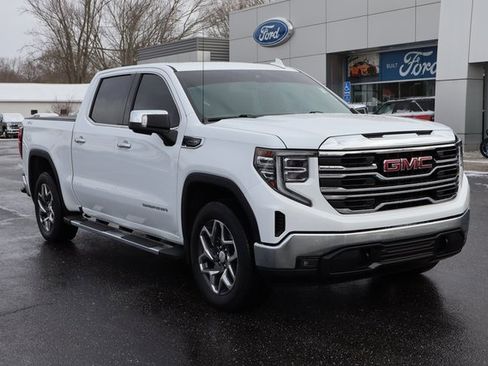 Used 2023 GMC Sierra 1500 SLT w/ SLT Premium Package image 2