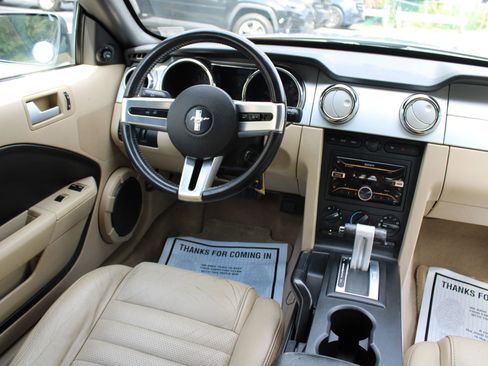 Used 2006 Ford Mustang GT RWD image 17