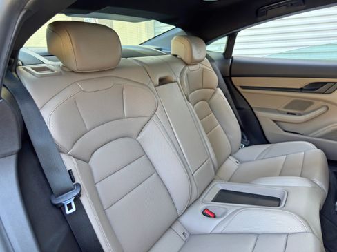 Used 2022 Porsche Taycan RWD image 40