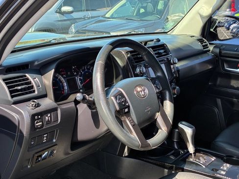 Used 2019 Toyota 4Runner TRD Off-Road Premium AWD/4WD image 15