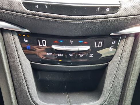 Used 2022 Cadillac XT5 Premium Luxury w/ Technology Package FWD image 13