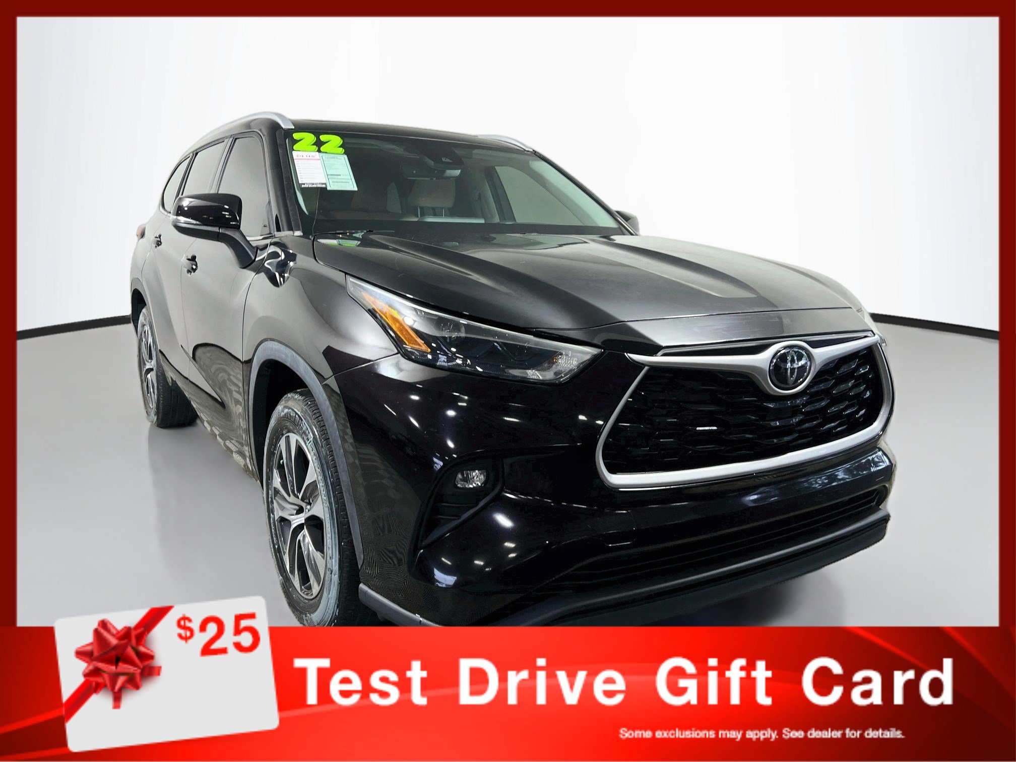 Used 2022 Toyota Highlander XLE FWD image 1