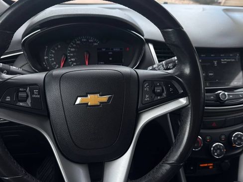 Used 2019 Chevrolet Trax LT w/ LT Convenience Package AWD/4WD image 23
