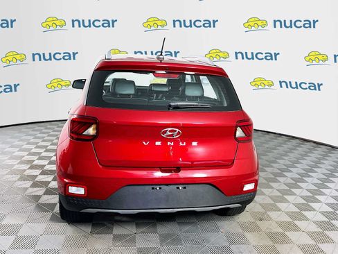 Certified 2023 Hyundai Venue Limited w/ Cargo Package FWD image 6